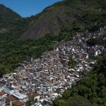 León XIV: trabajemos juntos para dar una casa a quienes lo necesitan